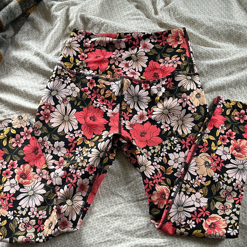 Beyond yoga leggings Medium